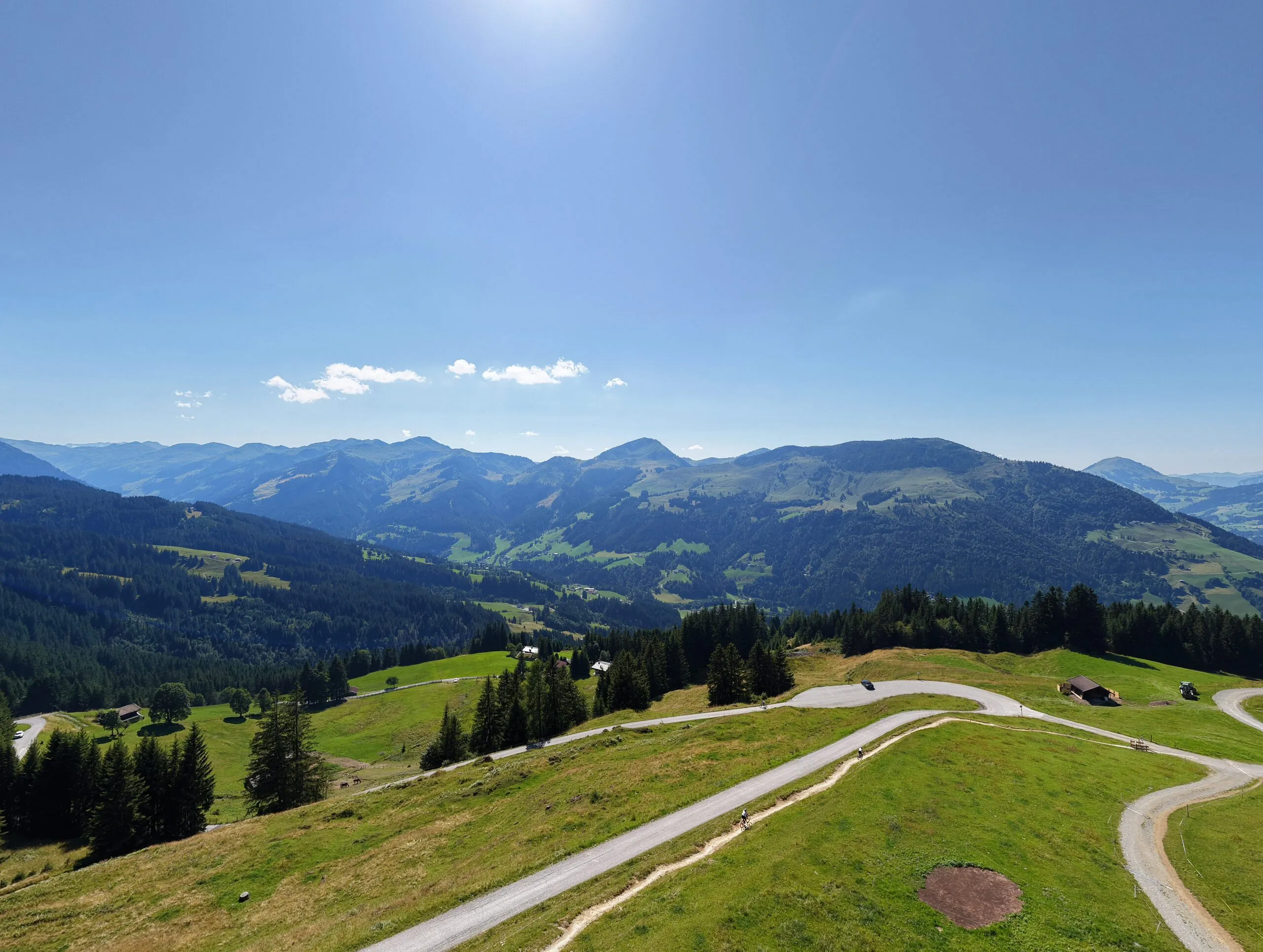 Blick über die Kitzbüheler Alpen rund um die OchsAlm